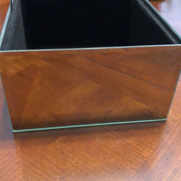 LOVE mirrored storage box - Picture 3 of 8